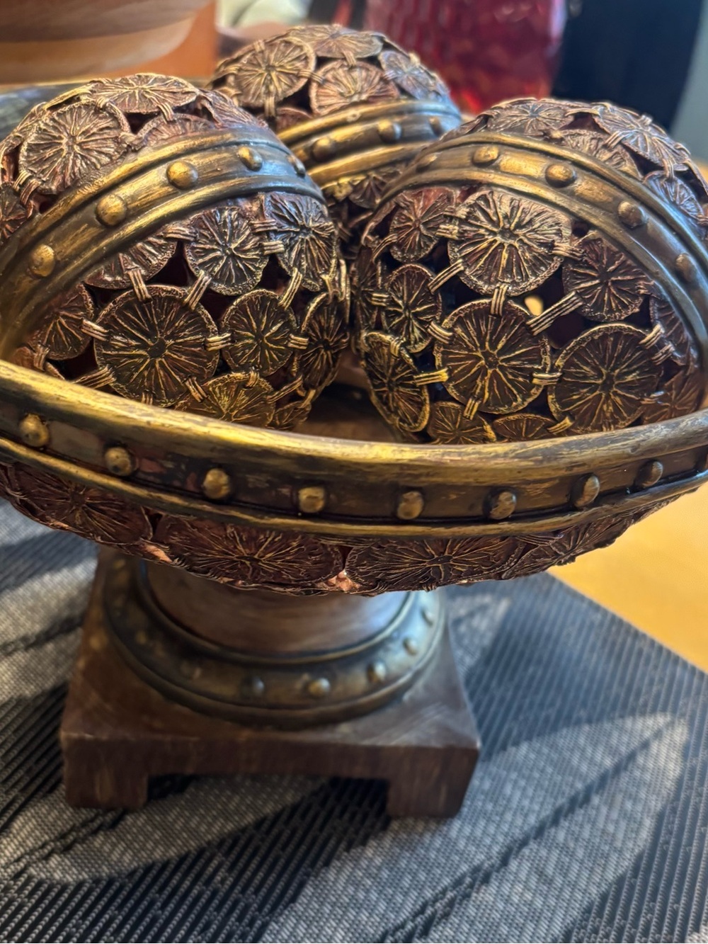 Bol sur pied & 3 sphères décoratives bronze vintage / Pedestal Bowl Set MCM